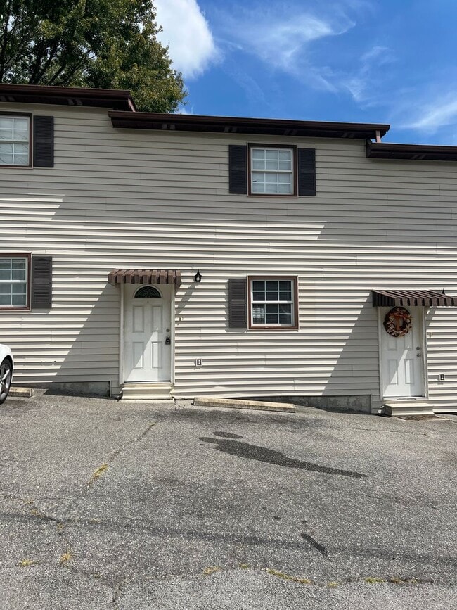 property at 106 Hillbilly Private Dr