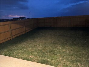 12114 Pike Bnd in Buda, TX - Foto de edificio - Building Photo