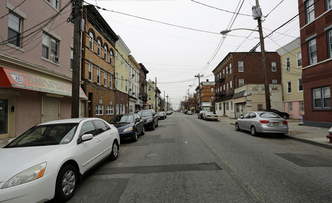 1148 Summit Ave in Jersey City, NJ - Building Photo - Building Photo