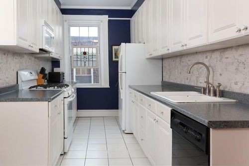 50 St Paul St-Unit -unit 6 in Brookline, MA - Building Photo