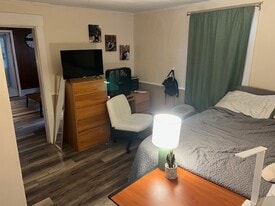 23 Myrtle St, Unit 1 in Orono, ME - Building Photo