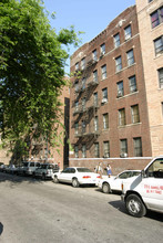 25 Dongan Pl in New York, NY - Building Photo - Building Photo