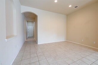 4513 Fifnella Way in Austin, TX - Foto de edificio - Building Photo