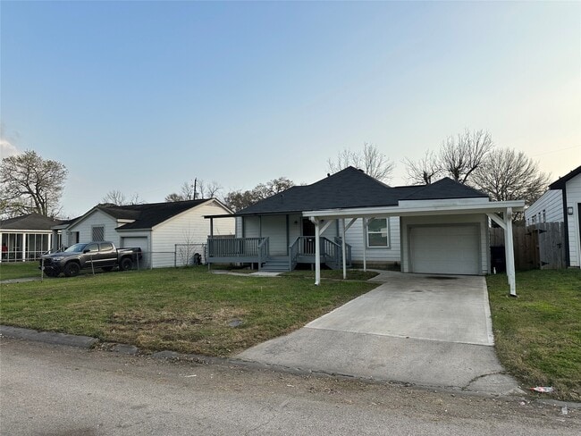 property at 4504 Kingsbury St