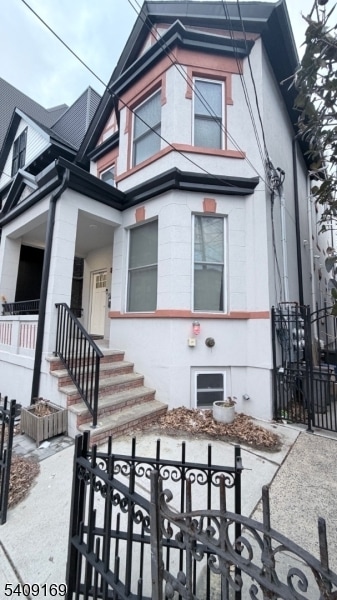 549 Palisade Ave in Jersey City, NJ - Foto de edificio - Building Photo