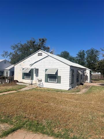 1411 James St in Sweetwater, TX - Foto de edificio