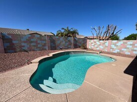 13444 W Paradise Ln in Surprise, AZ - Building Photo