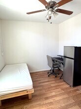 3127 Raymond Ave, Unit Studio Room #5 in Los Angeles, CA - Building Photo - Building Photo