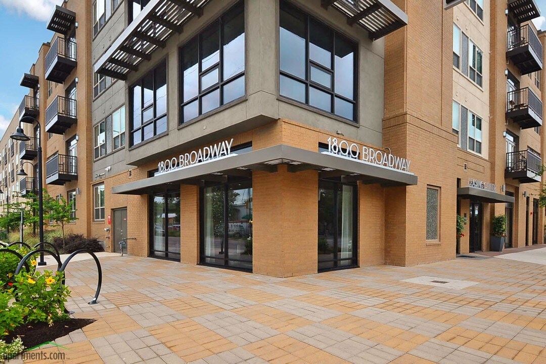 1800 Broadway in San Antonio, TX - Building Photo