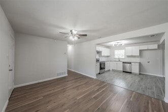 600 Terry Rd in Hurst, TX - Building Photo - Building Photo