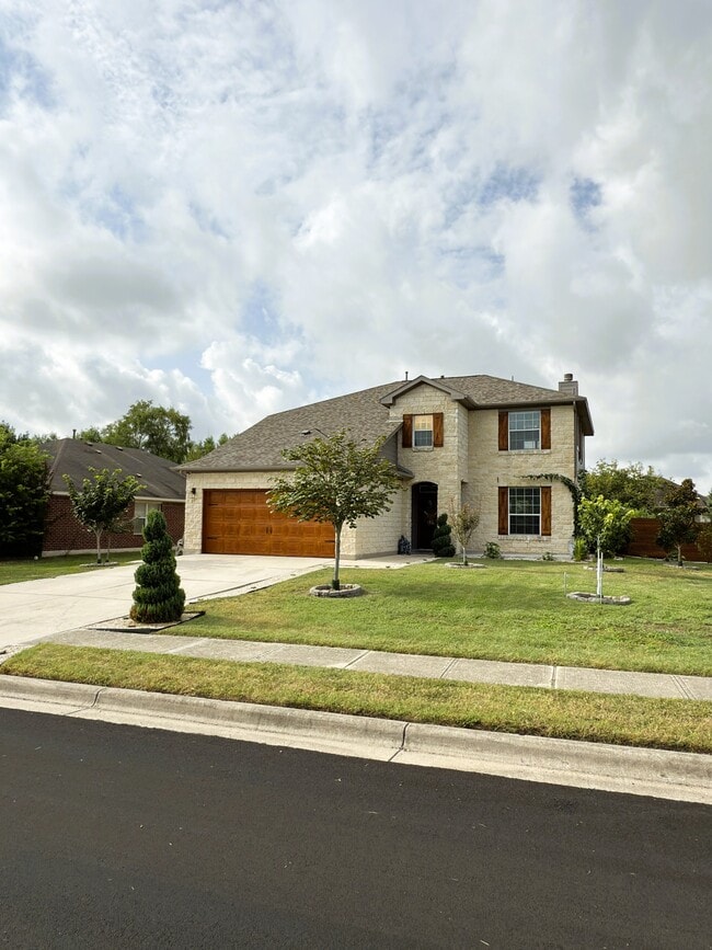178 Amber Oak Dr in Kyle, TX - Foto de edificio - Building Photo