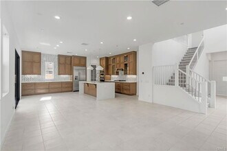 19292 Merryweather Dr in Santa Clarita, CA - Building Photo - Building Photo