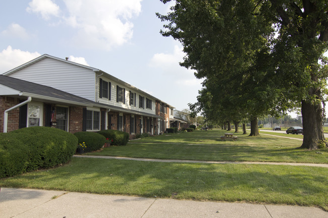 Georgetown Homes in Hammond, IN - Foto de edificio - Building Photo