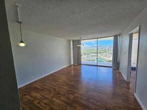 2439 Kapiolani Blvd in Honolulu, HI - Building Photo - Building Photo