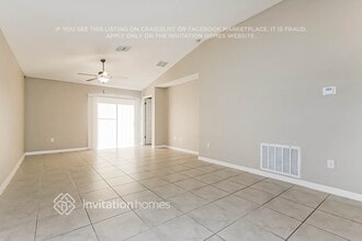 15604 Greenleaf Bay St in Sun City Center, FL - Building Photo - Building Photo