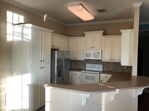 217 Keswick Dr in Hewitt, TX - Building Photo - Building Photo