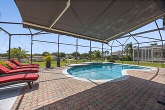 324 Bonville Dr in Davenport, FL - Foto de edificio - Building Photo