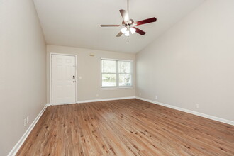 279 Bill Stewart Blvd in La Vergne, TN - Building Photo - Building Photo