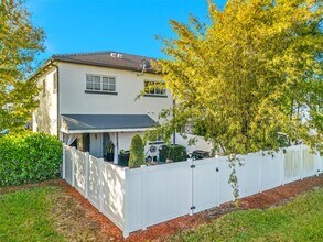 12925 SW 49th Ct in Miramar, FL - Building Photo - Building Photo