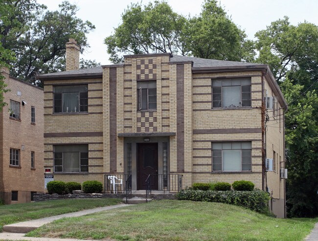 5545 Montgomery Rd in Cincinnati, OH - Building Photo - Building Photo