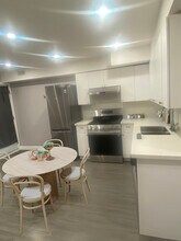 2134 Dundas St W in Toronto, ON - Building Photo - Building Photo