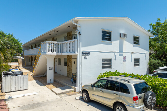 Townsite Apartments Ten in Lake Worth, FL - Building Photo - Building Photo