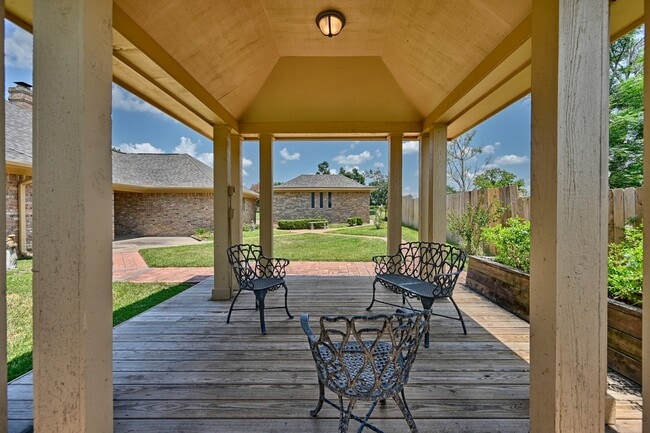 128 Douglas Dr in Bellville, TX - Building Photo - Building Photo