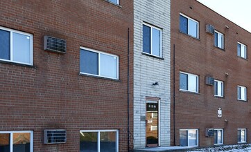 2618 Chesterfield Ct in Cincinnati, OH - Foto de edificio - Building Photo