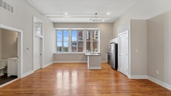 4635 E Thompson St in Philadelphia, PA - Building Photo