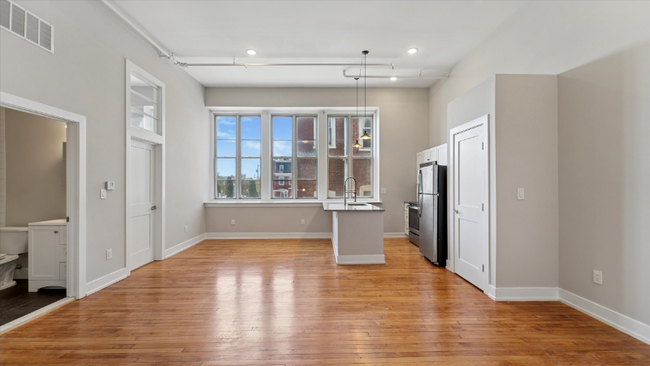property at 4635 E Thompson St