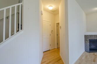 4621 S 214th Plz in Kent, WA - Building Photo - Building Photo