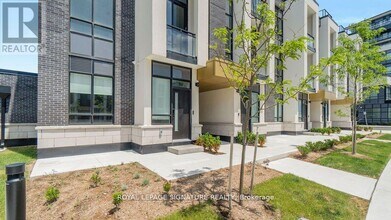 3025 Trailside Dr in Oakville, ON - Building Photo - Building Photo