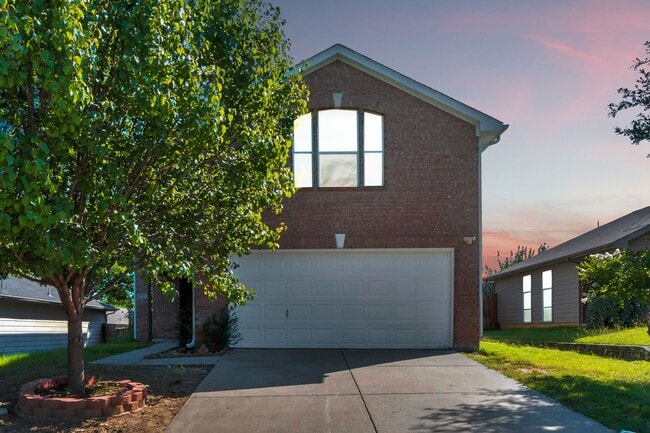 property at 1946 Courtside Dr