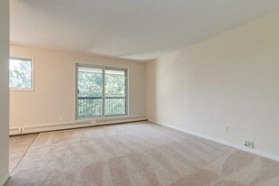 Victoria County in Edmonton, AB - Building Photo