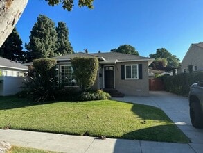 6034 Centralia St in Lakewood, CA - Building Photo - Building Photo