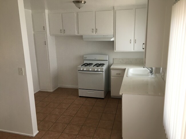 5640 Fair Ave, Unit 5 in North Hollywood, CA - Building Photo - Building Photo