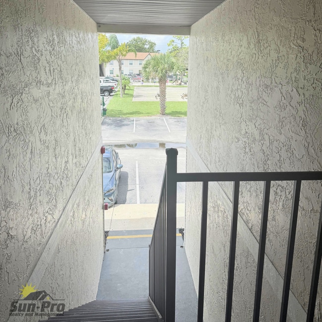 417 Banana Cay Dr in South Daytona, FL - Building Photo - Building Photo