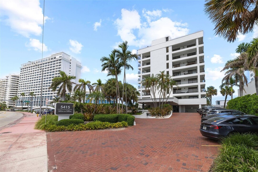 5415 Collins Ave in Miami Beach, FL - Building Photo