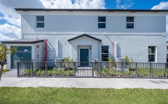 12470 SW 248th St in Princeton, FL - Building Photo - Building Photo