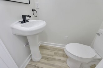 1359 Kent St in Columbus, OH - Foto de edificio - Building Photo