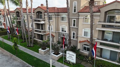 Trousdale Apartments in Los Angeles, CA - Building Photo - Interior Photo