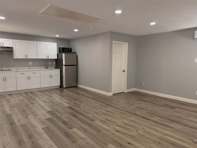 6846 Hertford Park Dr