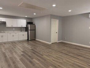 6846 Hertford Park Dr in Houston, TX - Building Photo - Building Photo