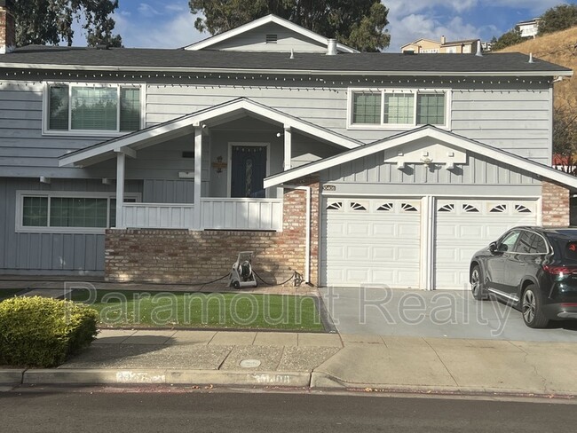 30408 Treeview St in Hayward, CA - Building Photo - Building Photo