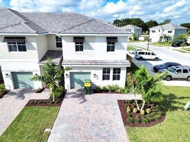 196 NE 13th Ave in Homestead, FL - Building Photo