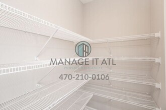 176 Peregrine Point in Hoschton, GA - Building Photo - Building Photo