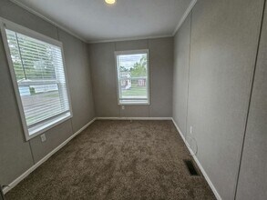 1324 Duchess Ln in Alden, NY - Building Photo - Building Photo