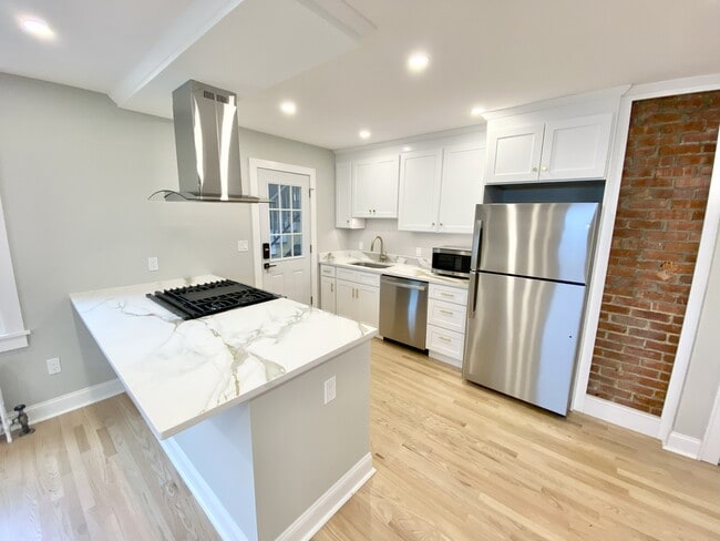 11 Lagrange Ave, Unit 1