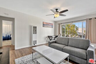 932 Wilcox Ave in Los Angeles, CA - Building Photo - Building Photo