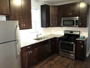 4876 W Armitage Ave-Unit -3R in Chicago, IL - Foto de edificio - Building Photo